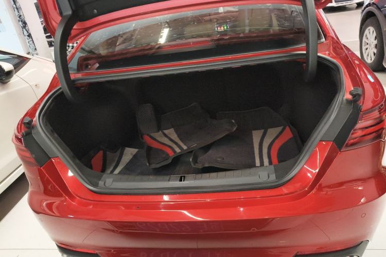 Used Geely Auto Binray 2018 14T CVT Binyi Edition Trunk