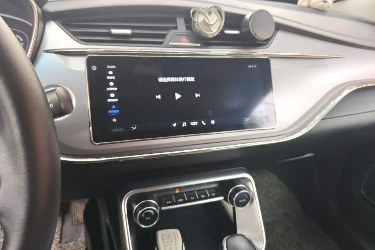 Used Geely Auto Binray 2018 14T CVT Binyi Edition Audio And AC Panel
