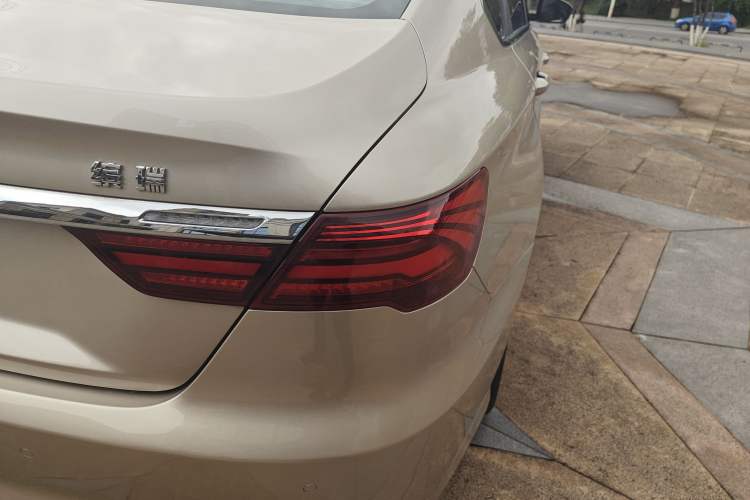 Used Geely Auto Binray 2018 14T Manual Binzhi Edition Exterior 6
