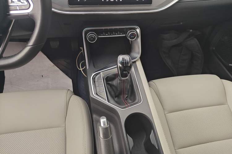 Used Geely Auto Binray 2018 14T Manual Binzhi Edition Gear Lever