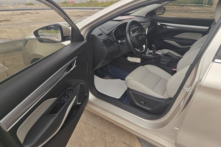 Used Geely Auto Binray 2018 14T Manual Binzhi Edition Interior 3