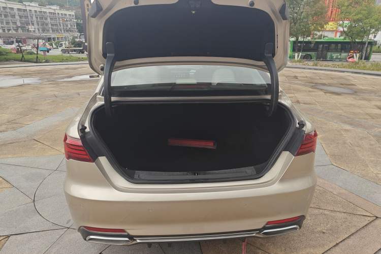 Used Geely Auto Binray 2018 14T Manual Binzhi Edition Trunk