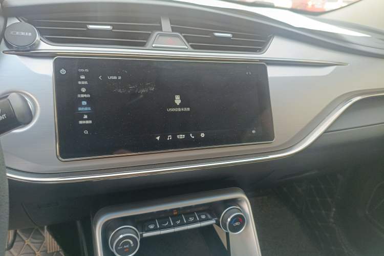 Used Geely Auto Binray 2018 14T CVT Colorful Edition Audio And AC Panel