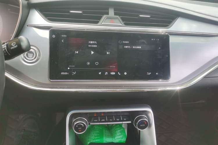 Used Geely Auto Binray 2018 14T CVT Binyi Edition Audio And AC Panel