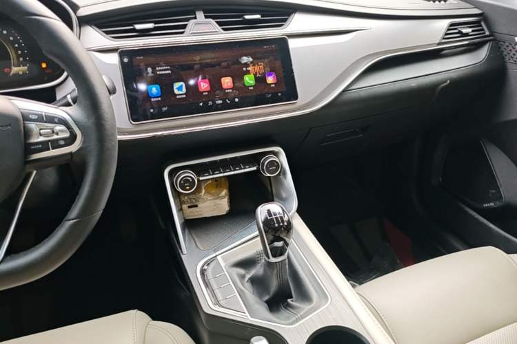 Used Geely Auto Binray 2018 14T Manual Binzhi Edition Audio And AC Panel