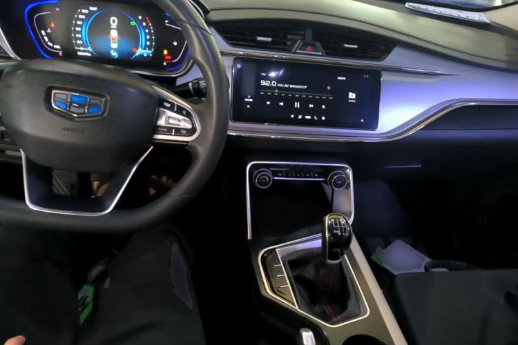 Used Geely Auto Binray 2018 14T Manual Colorful Edition Center Console