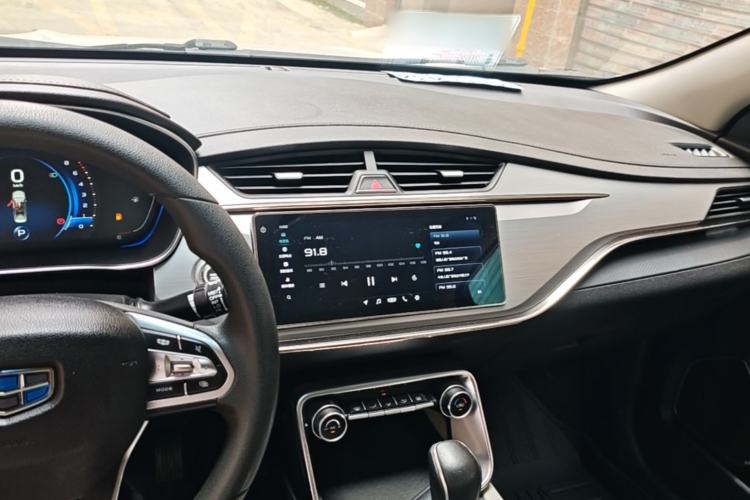 Used Geely Auto Binray 2018 14T CVT Colorful Edition Center Console