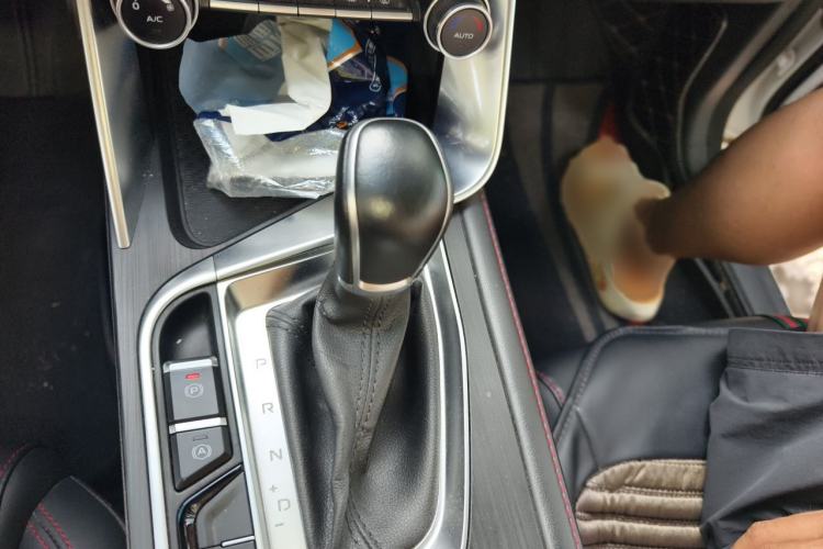 Used Geely Auto Binray 2018 14T CVT Binyi Edition Gear Lever