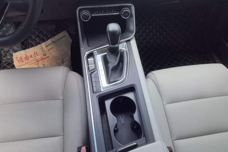 Used Geely Auto Binray 2018 14T CVT Binyi Edition Gear Lever