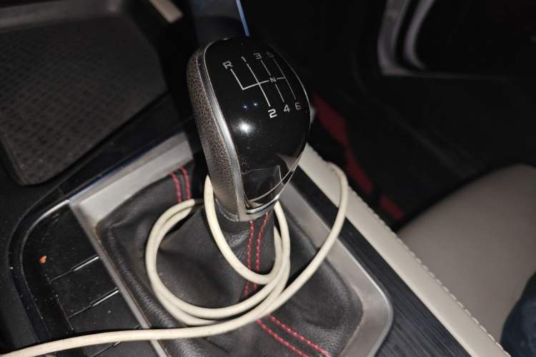 Used Geely Auto Binray 2018 14T Manual Binzhi Edition Gear Lever