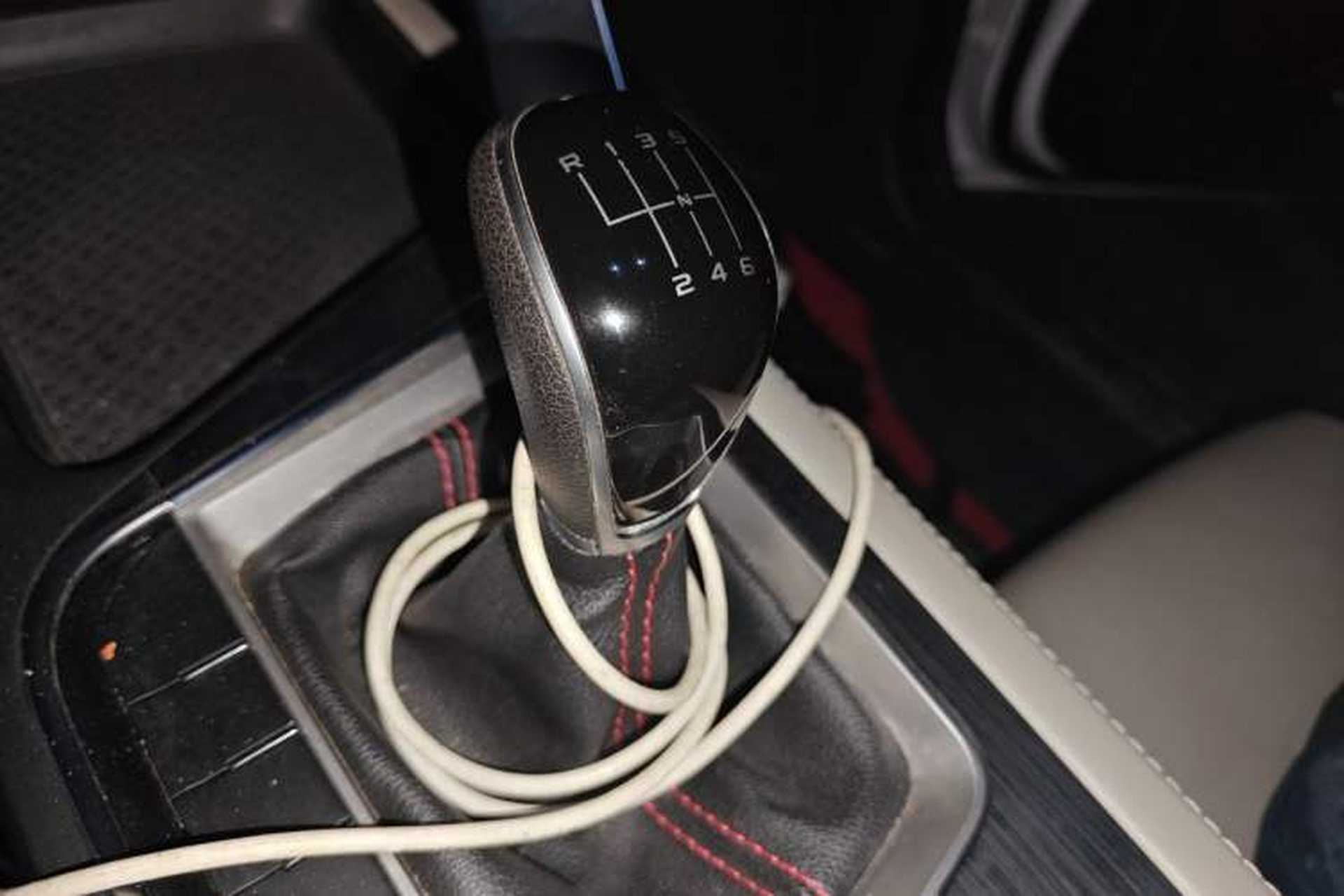 Used Geely Auto Binray 2018 14T Manual Binzhi Edition Gear Lever