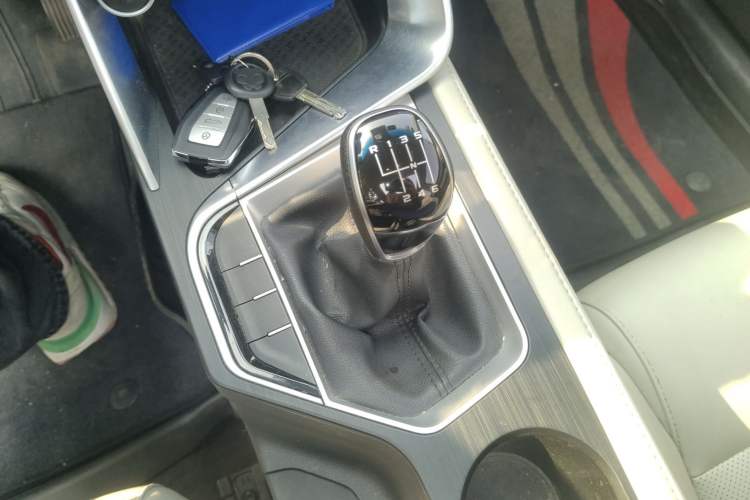 Used Geely Auto Binray 2018 14T Manual Binzhi Edition Gear Lever