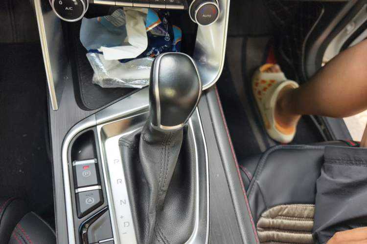 Used Geely Auto Binray 2018 14T CVT Binyi Edition Gear Lever
