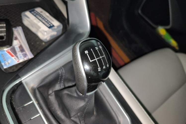 Used Geely Auto Binray 2018 14T Manual Binshang Edition Gear Lever