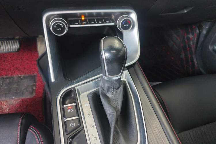 Used Geely Auto Binray 2018 14T CVT Binyi Edition Gear Lever