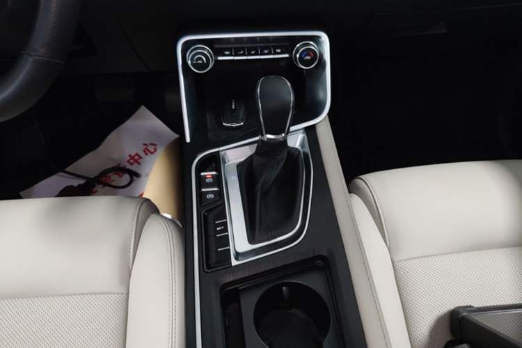 Used Geely Auto Binray 2018 14T CVT Colorful Edition Gear Lever