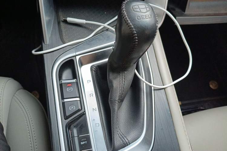 Used Geely Auto Binray 2018 14T CVT Binyi Edition Gear Lever