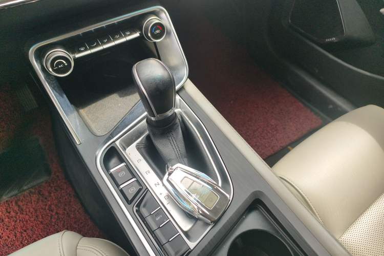 Used Geely Auto Binray 2018 14T CVT Colorful Edition Gear Lever