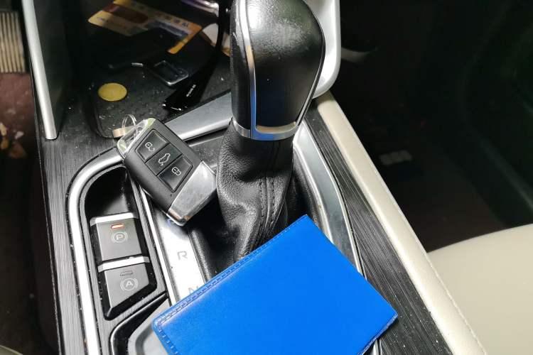 Used Geely Auto Binray 2018 14T CVT Binyi Edition Gear Lever