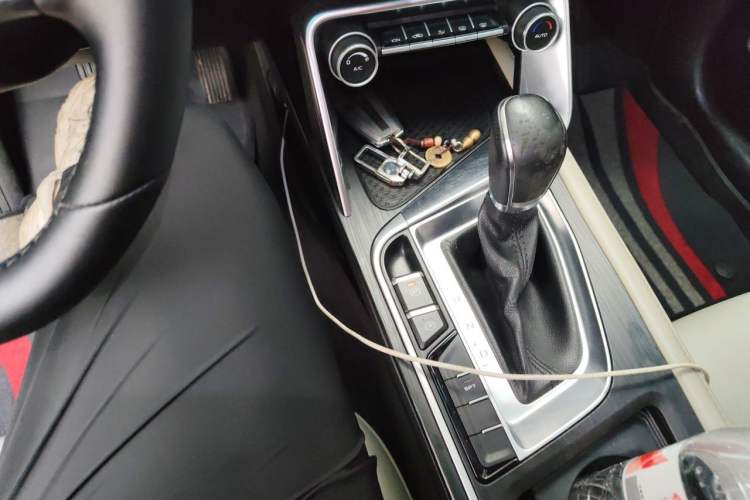 Used Geely Auto Binray 2018 14T CVT Binyi Edition Gear Lever