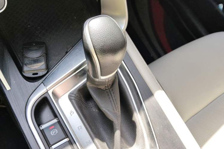 Used Geely Auto Binray 2018 14T CVT Binyi Edition Gear Lever