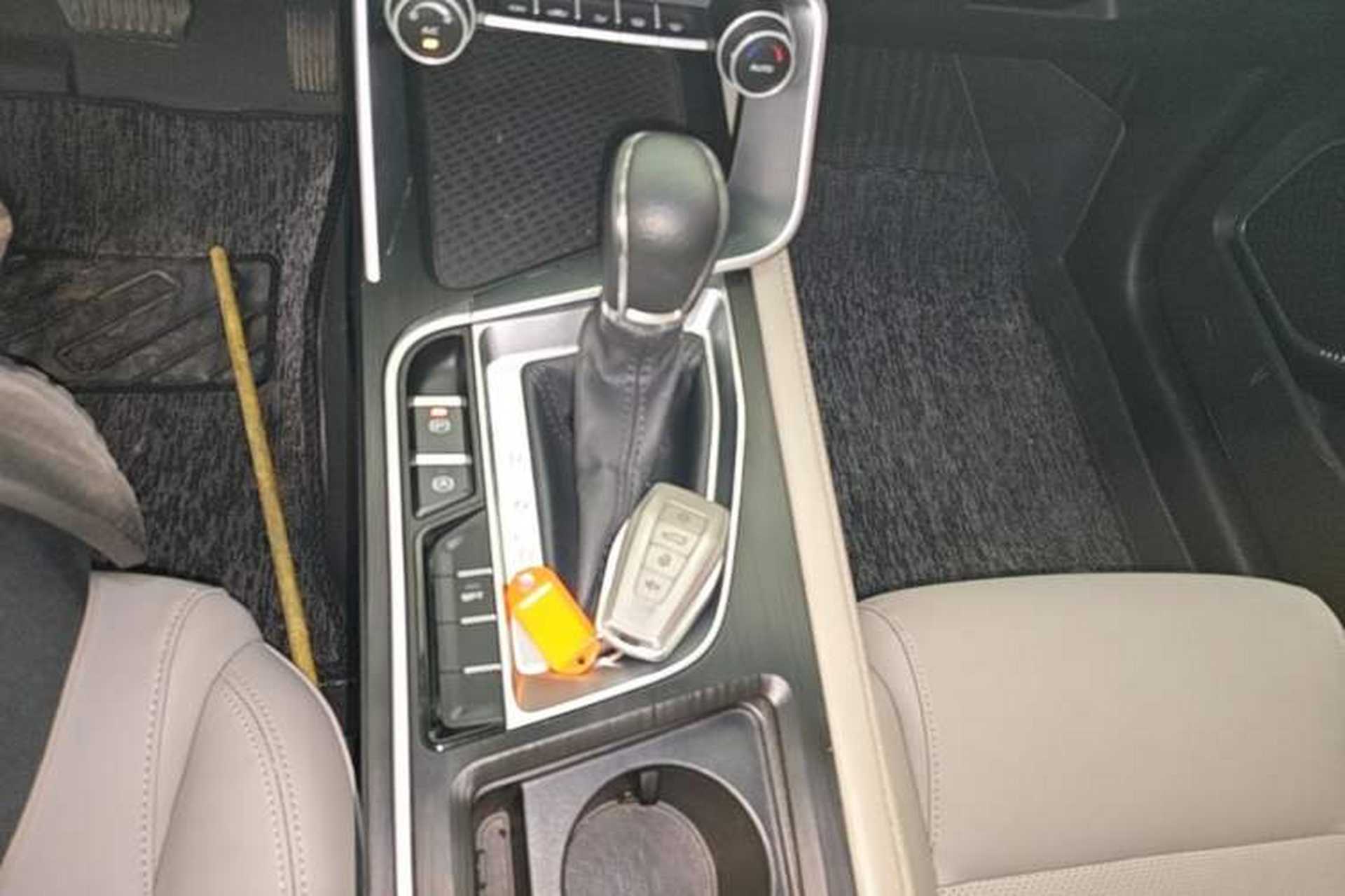 Used Geely Auto Binray 2018 14T CVT Binyi Edition Gear Lever