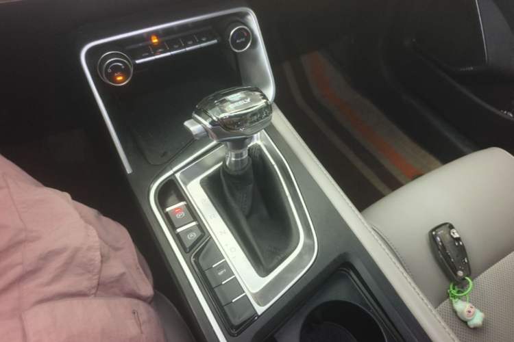 Used Geely Auto Binray 2018 14T CVT Binyi Edition Gear Lever