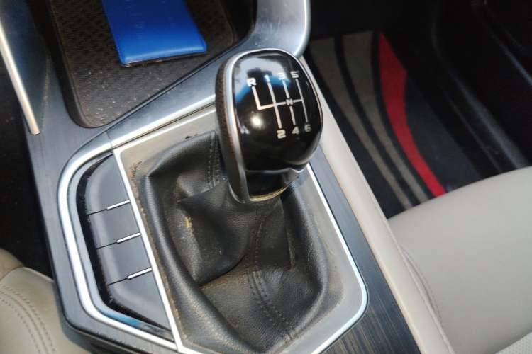 Used Geely Auto Binray 2018 14T Manual Binzhi Edition Gear Lever