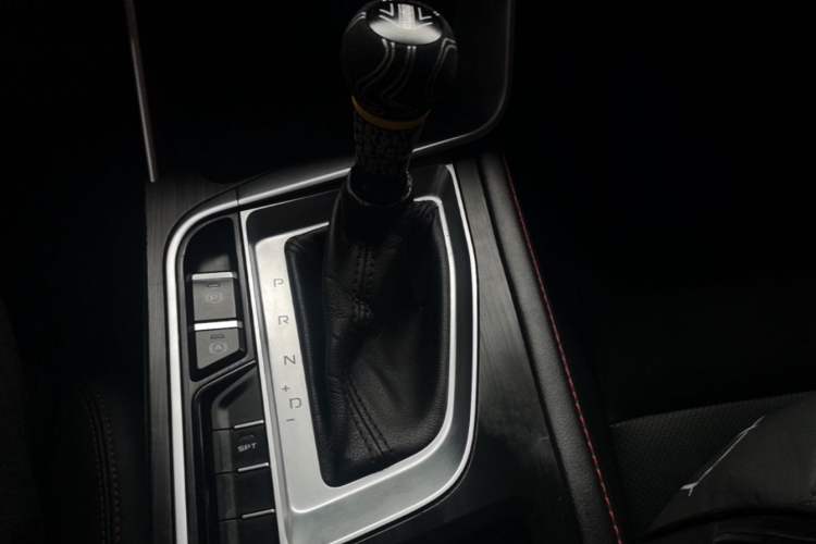 Used Geely Auto Binray 2018 14T CVT Binyi Edition Gear Lever
