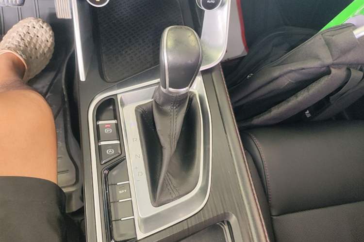 Used Geely Auto Binray 2018 14T CVT Binyi Edition Gear Lever