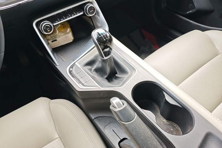 Used Geely Auto Binray 2018 14T Manual Binzhi Edition Gear Lever