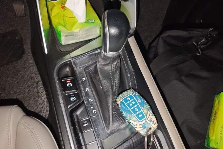 Used Geely Auto Binray 2018 14T CVT Binyi Edition Gear Lever