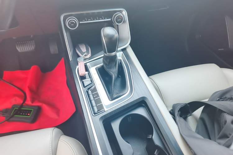 Used Geely Auto Binray 2018 14T CVT Binyi Edition Gear Lever