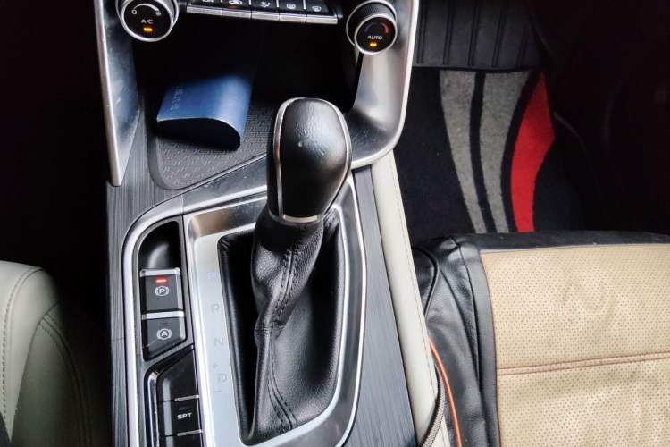 Used Geely Auto Binray 2018 14T CVT Binyi Edition Gear Lever
