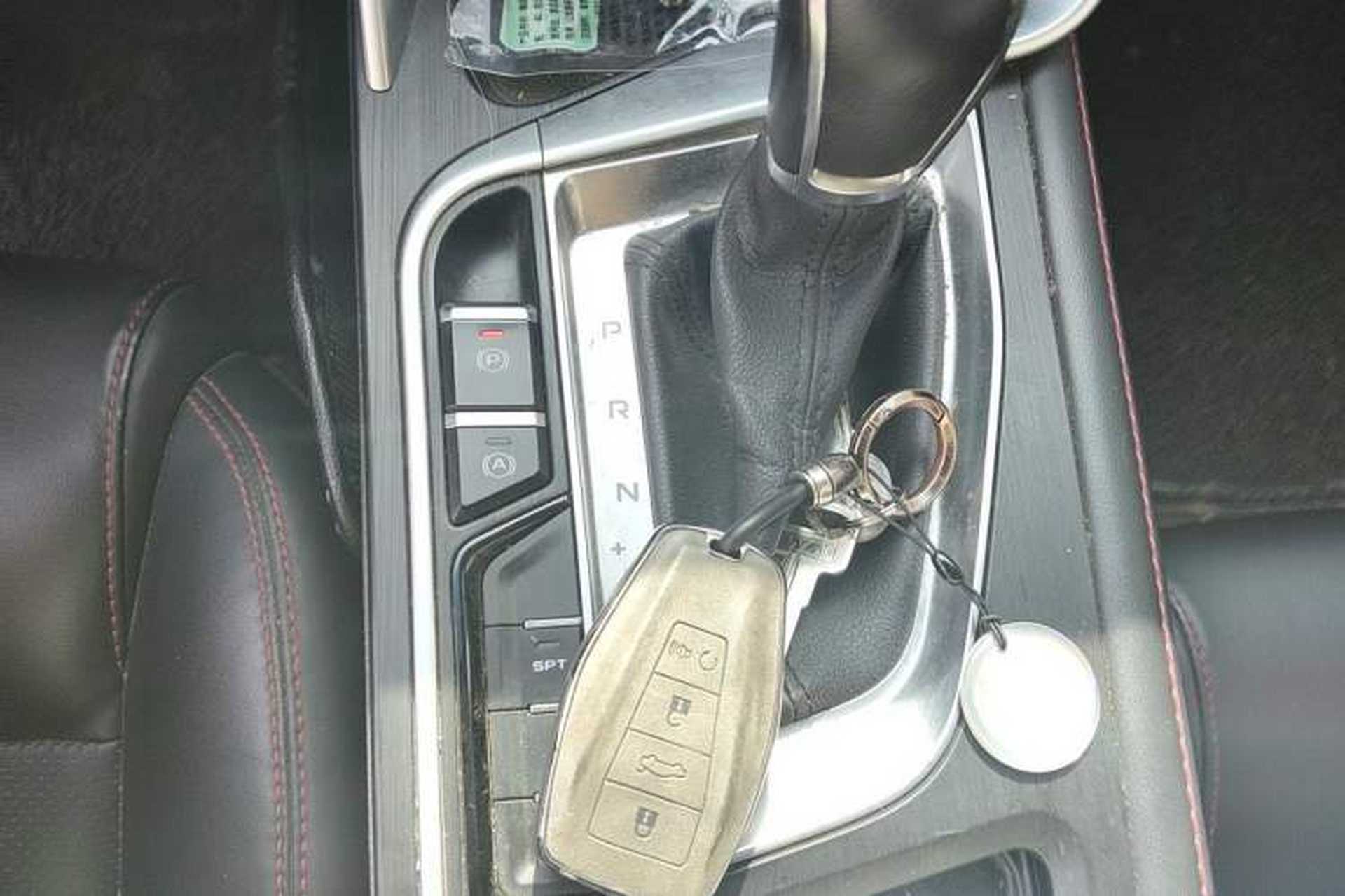Used Geely Auto Binray 2018 14T CVT Binyi Edition Gear Lever