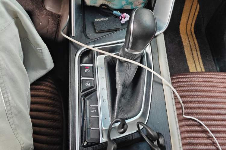 Used Geely Auto Binray 2018 14T CVT Binyi Edition Gear Lever