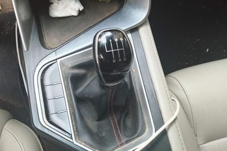 Used Geely Auto Binray 2018 14T Manual Binzhi Edition Gear Lever