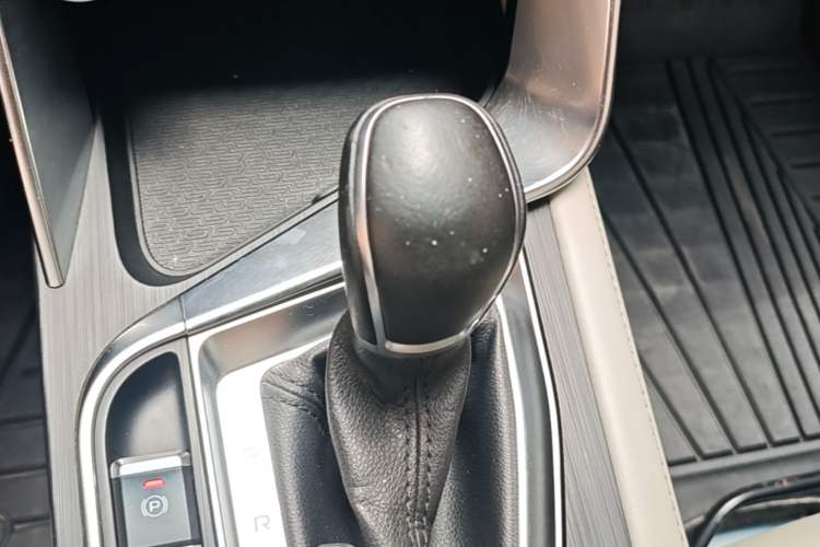 Used Geely Auto Binray 2018 14T CVT Colorful Edition Gear Lever