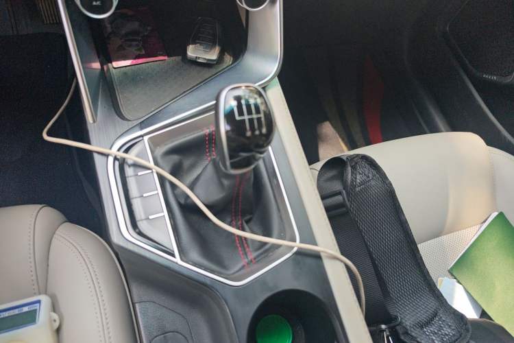Used Geely Auto Binray 2018 14T Manual Binzhi Edition Gear Lever