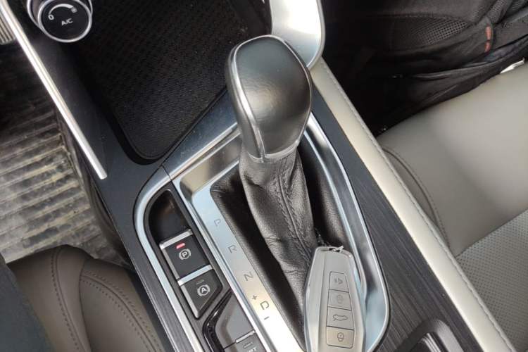 Used Geely Auto Binray 2018 14T CVT Binyi Edition Gear Lever