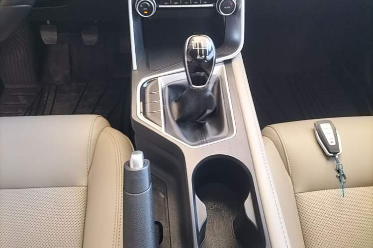 Used Geely Auto Binray 2018 14T Manual Binzhi Edition Gear Lever
