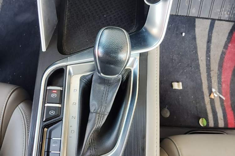 Used Geely Auto Binray 2018 14T CVT Binyi Edition Gear Lever