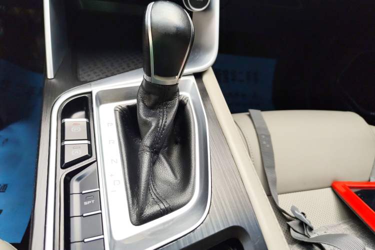 Used Geely Auto Binray 2018 14T CVT Binyi Edition Gear Lever