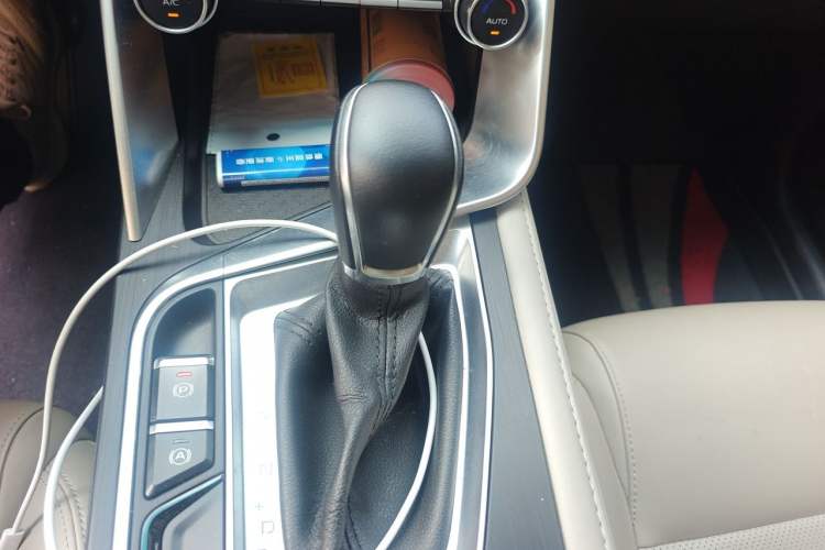 Used Geely Auto Binray 2018 14T CVT Binyi Edition Gear Lever