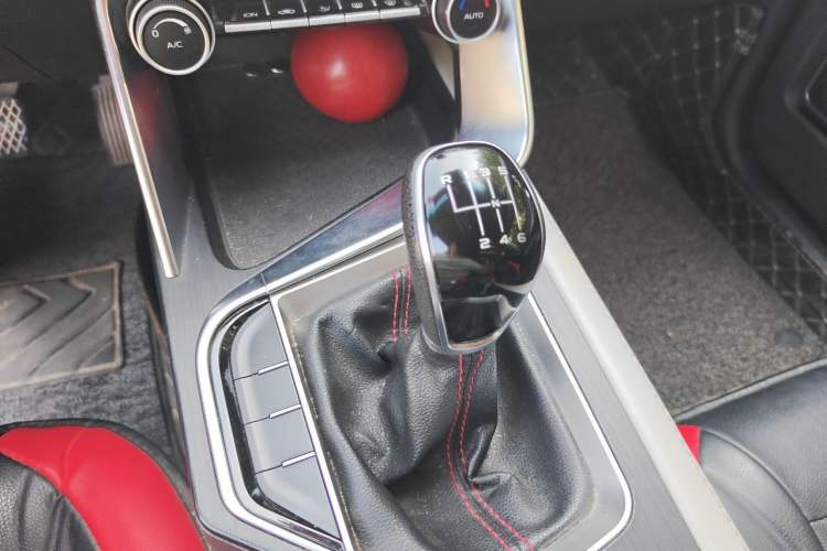 Used Geely Auto Binray 2018 14T Manual Binzhi Edition Gear Lever