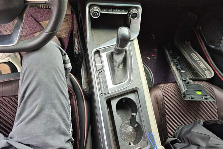 Used Geely Auto Binray 2018 14T CVT Colorful Edition Gear Lever