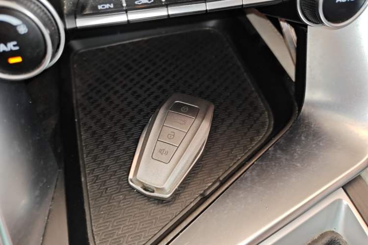 Used Geely Auto Binray 2018 14T Manual Binzhi Edition Interior 1