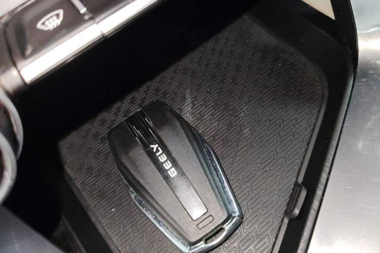 Used Geely Auto Binray 2018 14T CVT Colorful Edition Interior 1