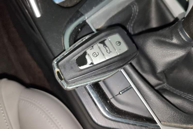 Used Geely Auto Binray 2018 14T Manual Binshang Edition Interior 1