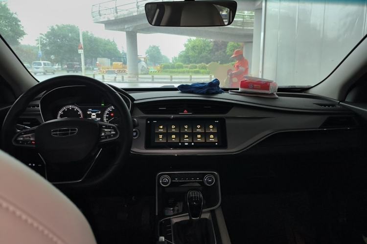 Used Geely Auto Binray 2018 14T Manual Binshang Edition Interior 2